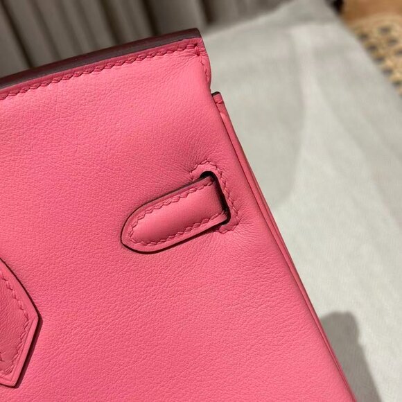 Classic Hermes Bag: A Stylish and Versatile Choice for Elegance - Picture 6 of 6